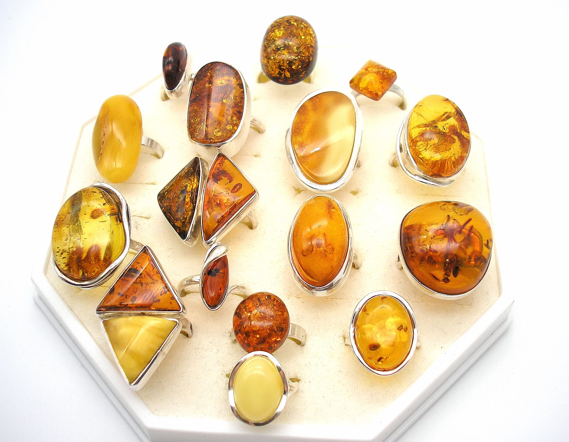Bernsteinschmuck – Polens innovative Interpretation