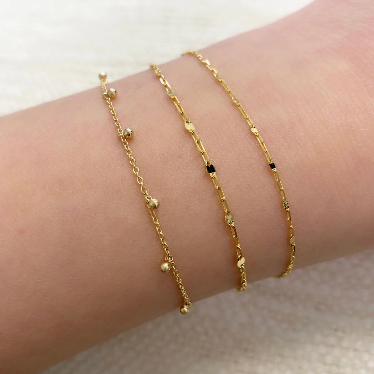 Die einzigartigen Armbänder von Czarina: Schmuck, der Stärke und Anmut in jeder Frau zum Ausdruck bringt