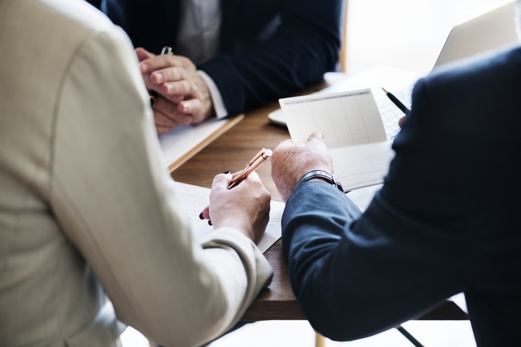 Wie Premium Inkasso in Stuttgart Unternehmen bei der Beitreibung von Forderungen unterstützt