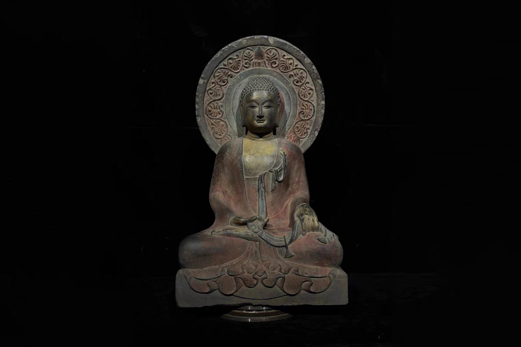 Die Geschichte und spirituelle Bedeutung hinter beliebten Buddha-Statuen
