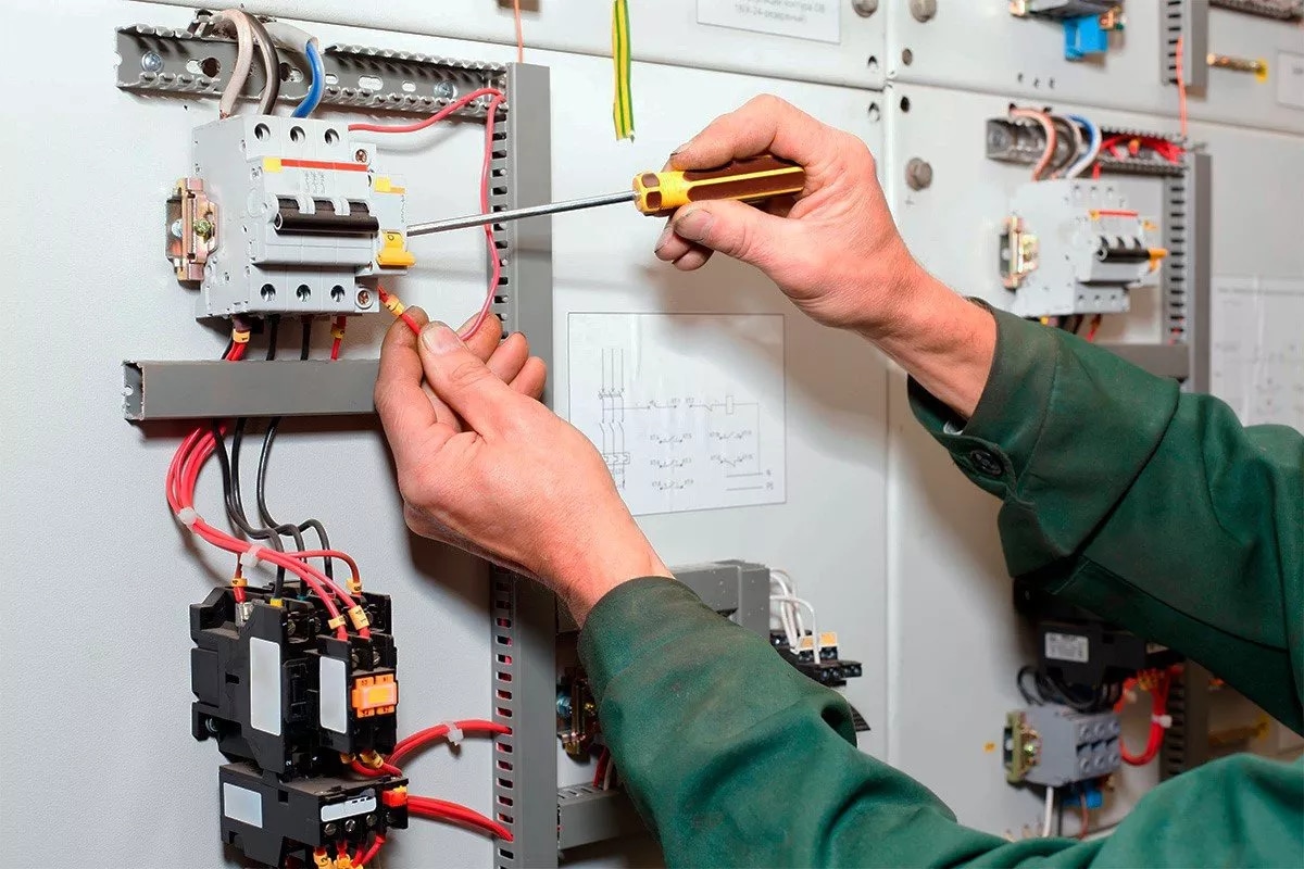Elektriker Notdienst: 24/7 Bereitschaftsdienst für Ihre Elektroreparaturen