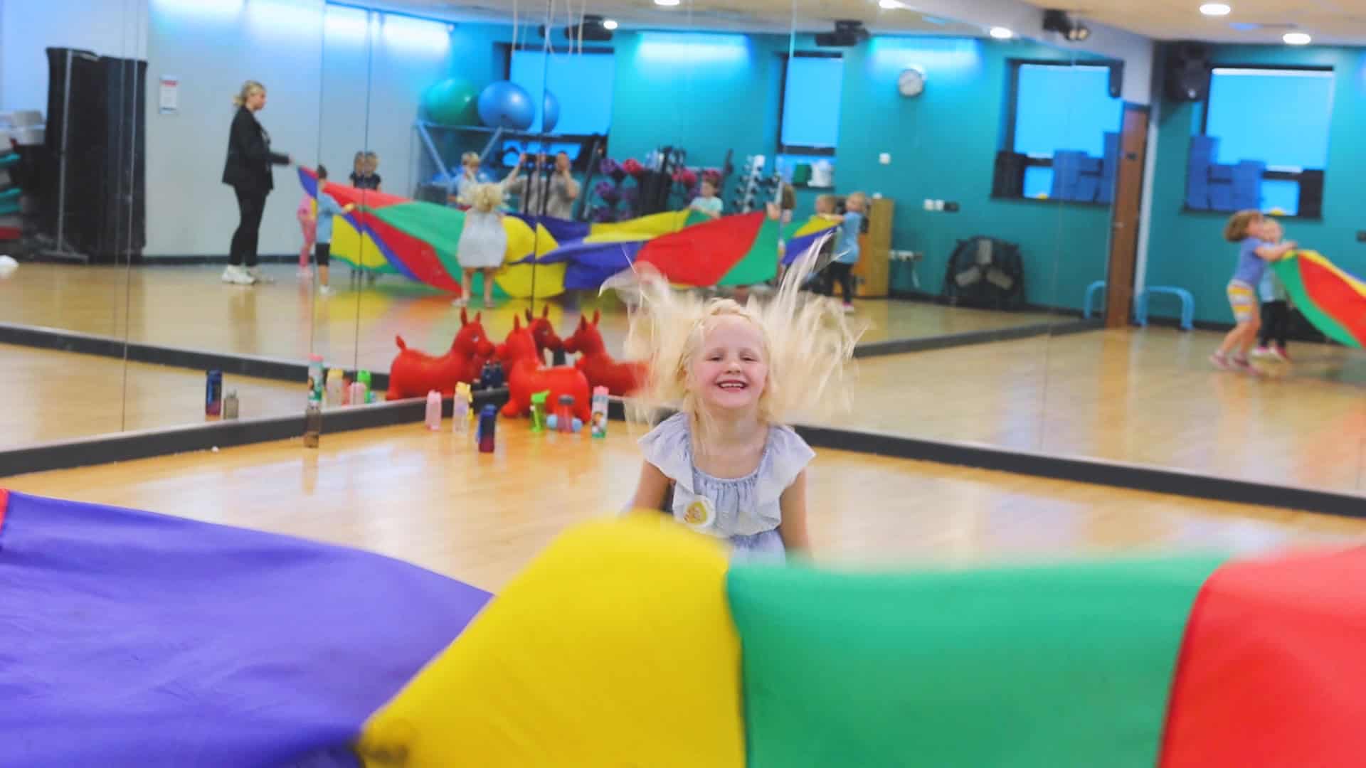 So planst du abwechslungsreiche Stunden mit Spiele Kindergarten Turnhalle