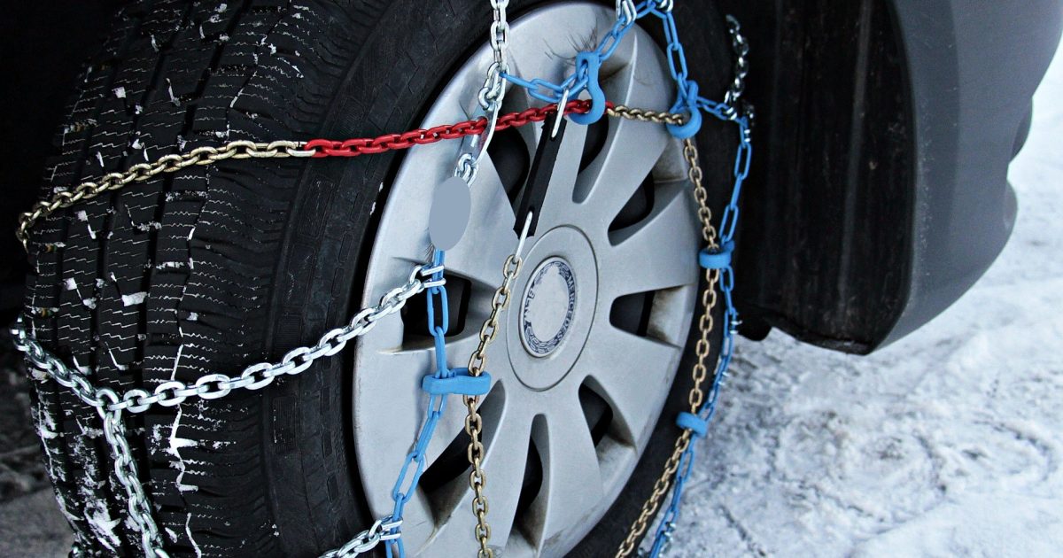 Schneeketten für LKW: So erhöhen Sie die Sicherheit auf winterlichen Straßen